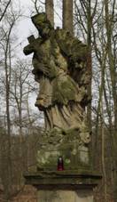 Záhornice, socha svatého Jana Nepomuckého.jpg