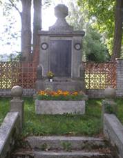 File:Vernéřov memorial 2008-08-05.JPG