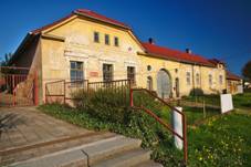 Star dm vedle kulturnho domu, Olenice, okres Blansko.jpg