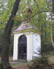 Kaple u křížové cesty na Dunajovické hoře (Q43389655).jpg