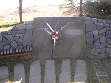 https://upload.wikimedia.org/wikipedia/commons/thumb/0/06/Whitehead_memorial.JPG/1024px-Whitehead_memorial.JPG