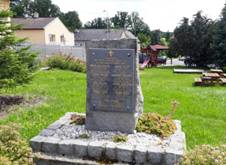 Pomník obětem války ve Vrátu (Q101457010) 02.jpg