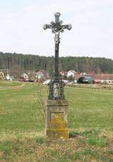 Kříž u silnice jižně od Třísova (Q80456686) 01.jpg