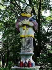 Vokov socha sv. Jana Nepomuckého.jpg