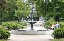 https://upload.wikimedia.org/wikipedia/commons/thumb/7/73/2007-05_B%C5%99eclav_08.jpg/1024px-2007-05_B%C5%99eclav_08.jpg