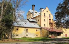 https://upload.wikimedia.org/wikipedia/commons/thumb/6/65/B%C5%99eclav_brewery.jpg/1024px-B%C5%99eclav_brewery.jpg