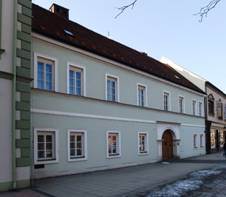 Hodonn, fara crop.jpg