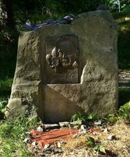 Hostn, pomnk R. Plajner 01.jpg