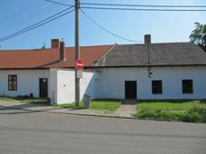 File:Holeov, kovrna.jpg