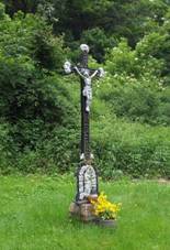 Kříž u Stroupínského mlýna západně od Hředel (Q104974209).jpg