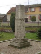 Pomník padlým v Křenovech (Q66056269).jpg