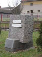Památník v Křenovech (Q66056268).jpg