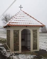 Kaple jižně od Ostromeče (Q66056414).jpg