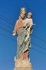 Socha Panny Marie na kiovatce, Laznky, okres Perov.jpg