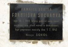 Syrovice - sokolovna pamtn deska.jpg