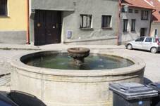 Fountain in Brtnice (Lipartova street).jpg