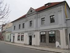 Te - Schumpeterv dm v Rooseveltov ulici.JPG