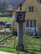 Řehenice-Babice, zvonička u čp. 3 (01).jpg