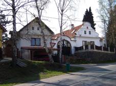 Kamenice-Ládví, Listová 126, Benešovská E1476.jpg