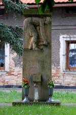 Pomník padlým v květnu 1945, Vojkovice, okres Mělník, Středočeský kraj 02.jpg