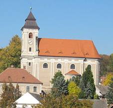 Pohled od zmku ke kostelu svatho Petra a Pavla