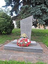 Palavice, pomnk obtem vlek.jpg