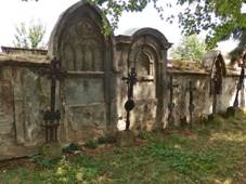 Rataje (KM), star hbitov (1).JPG