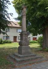 Rataje (KM), sloup.JPG