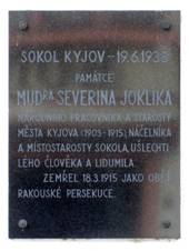 https://upload.wikimedia.org/wikipedia/commons/thumb/c/c5/Plaques_Joklik.jpg/800px-Plaques_Joklik.jpg