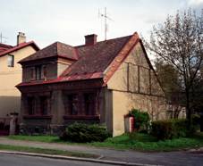 Rondokubistick dm v Litomylsk ulici, lto 2002