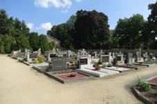 https://upload.wikimedia.org/wikipedia/commons/thumb/6/6a/Cemetery_near_church_of_Saint_Martin_in_Budkov%2C_T%C5%99eb%C3%AD%C4%8D_District.JPG/1280px-Cemetery_near_church_of_Saint_Martin_in_Budkov%2C_T%C5%99eb%C3%AD%C4%8D_District.JPG