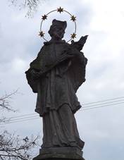 Bohutice - socha sv. Jana Nepomuckho.JPG
