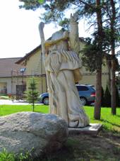 Wood statue of Krakono in Krhov, Teb District.JPG
