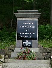 esk Jietn - pomnk.JPG