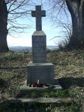 ernov - pomnk 1866.jpg