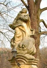 Ratiborice - statue of Saint Mary.jpg