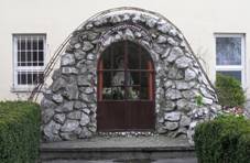 Mokov, kostel - Panna Maria.JPG