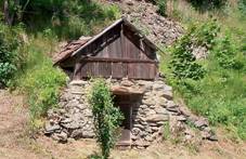 Doln Lhota (Svojanov), k a sklpek.jpg