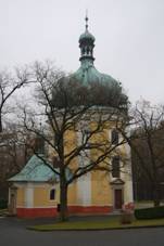 Poutn kostel Jmna Panny Marie v Lomci