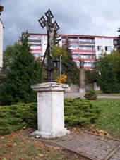 Vokovice, Ke dvoru, kek a vlen pomnk.jpg