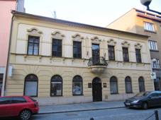 Perov, Lkrna U Kostela.jpg