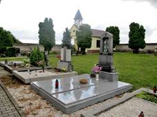 Stbrnice (PR), hbitov.jpg