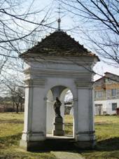 Kaplika sv. Josefa (echy pod Kosem).JPG