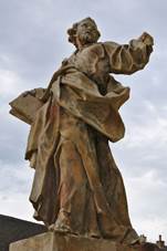 Socha ped kostelem, echy pod Kosem, okres Prostjov.jpg