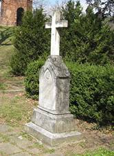 echy pod Kosem, hrob.JPG