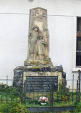 Pomník padlým v 1. světové válce v Hostěnicích u Brozan (Q94443993) 01.jpg
