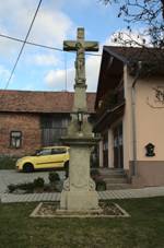 Wayside cross in Polom, Rychnov nad Kněznou District.jpg