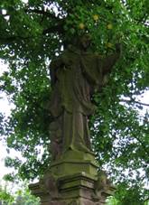 Loukov, socha svatého Jana Nepomuckého.jpg