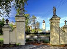 2012 Kocobdz, Brama byego zamku 01.jpg