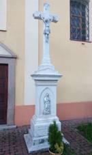 Kek ped kostelem v Malhostovicch.jpg